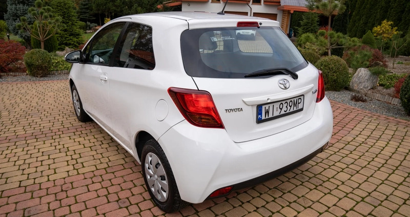 Toyota Yaris cena 32500 przebieg: 114400, rok produkcji 2015 z Sieradz małe 92